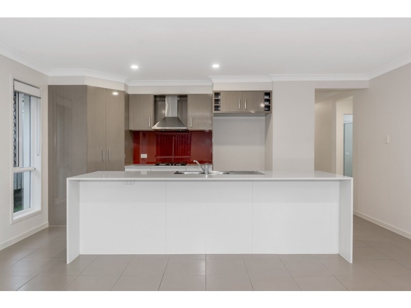 8 Stairway Street, Coomera QLD 4209