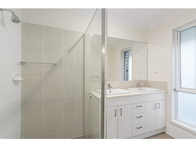 8 Stairway Street, Coomera QLD 4209