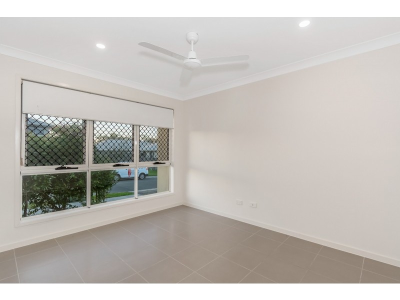 8 Stairway Street, Coomera QLD 4209