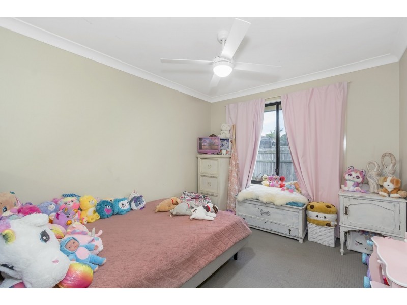 12 Pinegrove Street, Morayfield QLD 4506