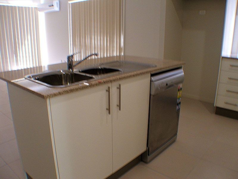 10 Wings Road, Upper Coomera QLD 4209