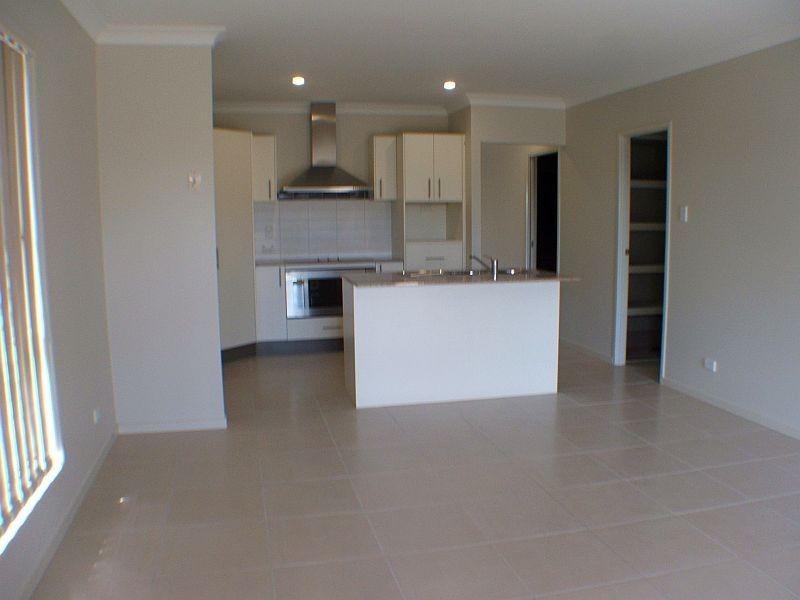 10 Wings Road, Upper Coomera QLD 4209