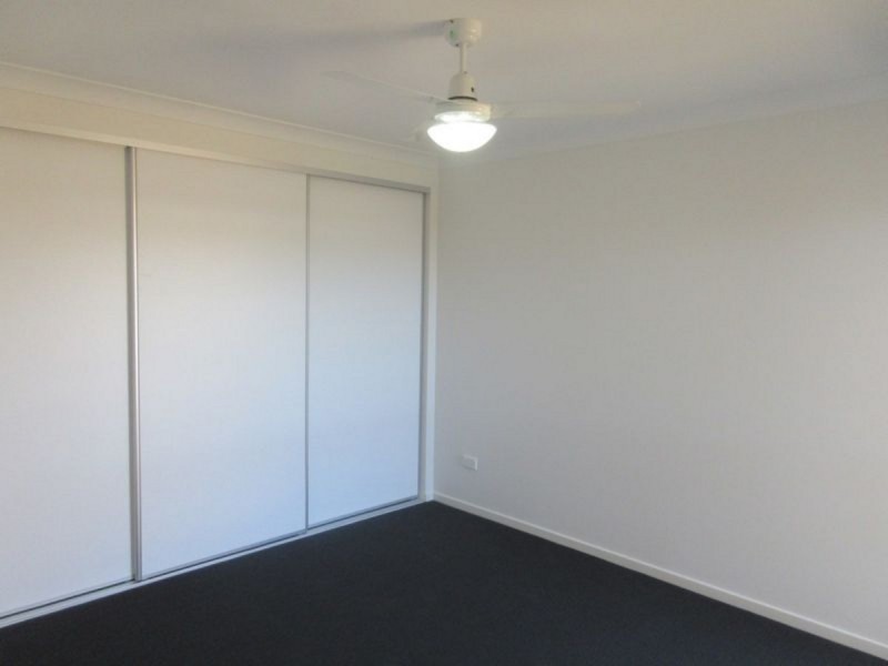 1/2 Milbrook Crescent, Pimpama QLD 4209