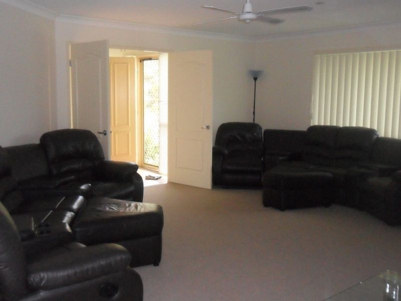 1 Taryn Court, Upper Coomera QLD 4209