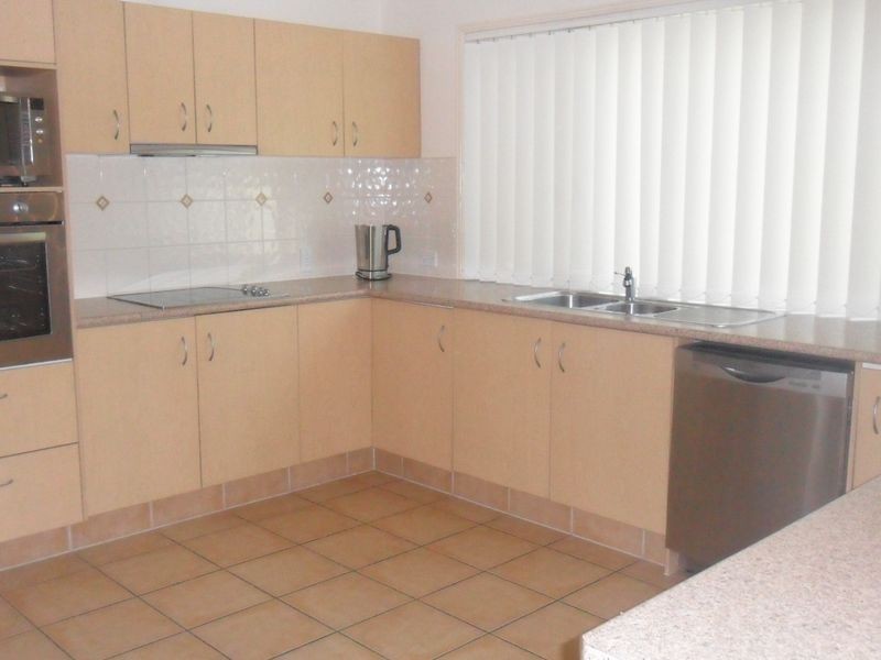 1 Taryn Court, Upper Coomera QLD 4209