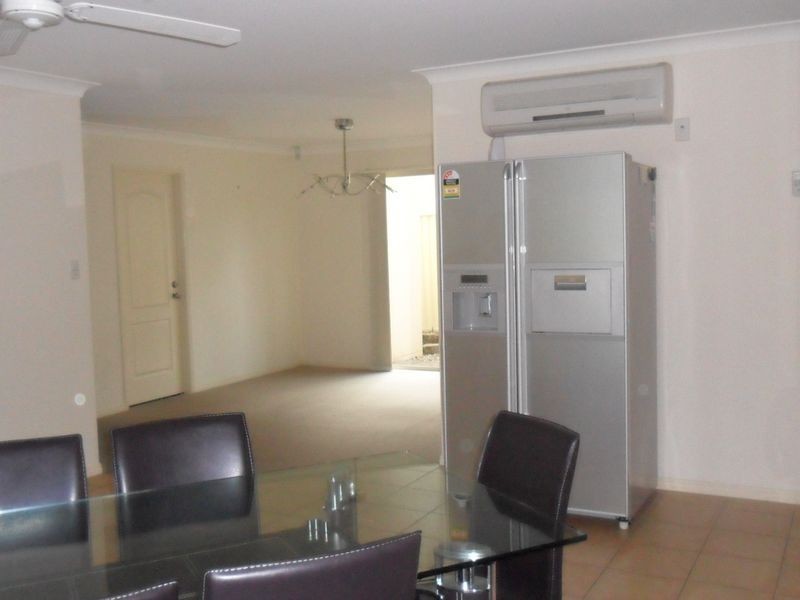 1 Taryn Court, Upper Coomera QLD 4209