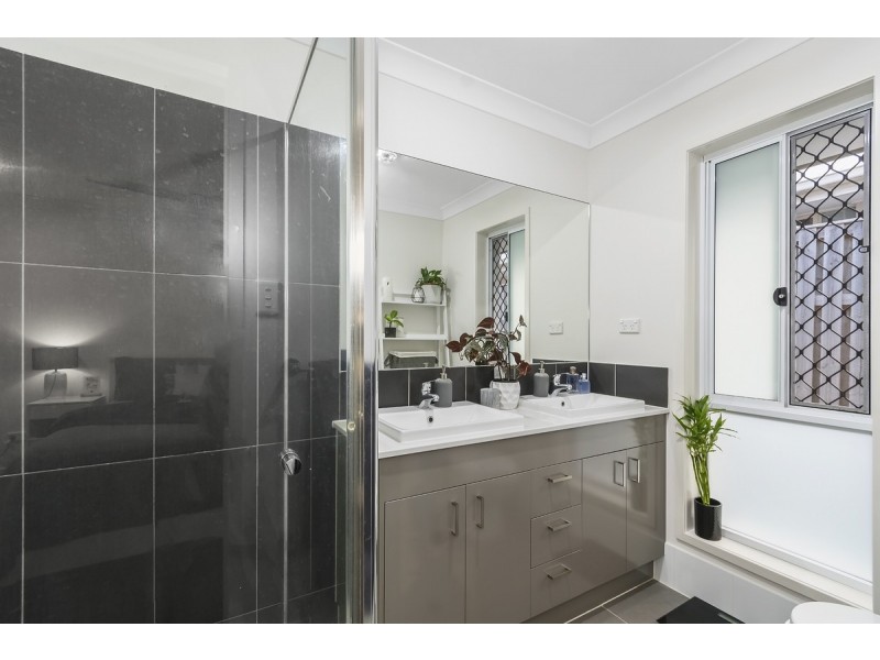 10 Stairway Street, Coomera QLD 4209