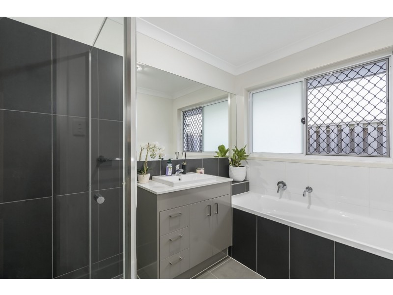 10 Stairway Street, Coomera QLD 4209