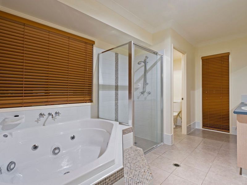 2 Slipstream Road, Coomera Waters QLD 4209