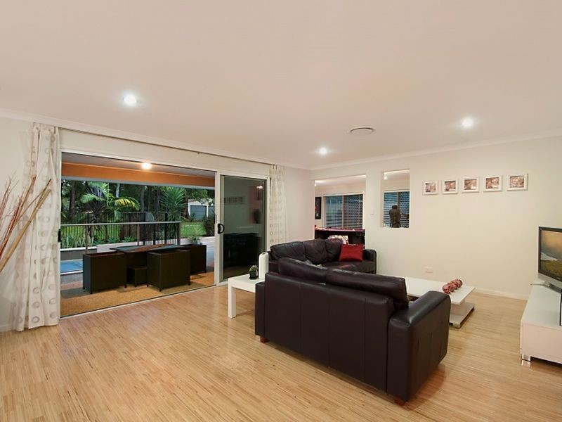 10 Mountain View Crest, Mount Nathan QLD 4211