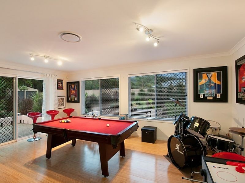 10 Mountain View Crest, Mount Nathan QLD 4211