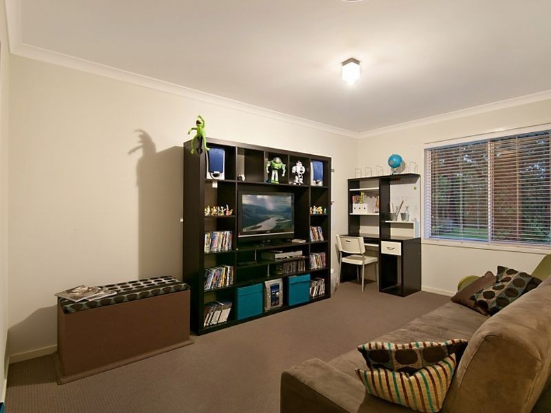 10 Mountain View Crest, Mount Nathan QLD 4211