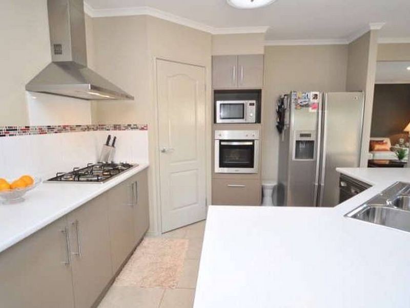 27 Treeline Circuit, Upper Coomera QLD 4209