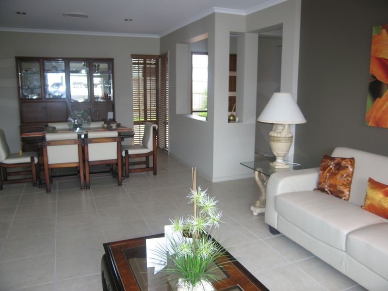 27 Treeline Circuit, Upper Coomera QLD 4209