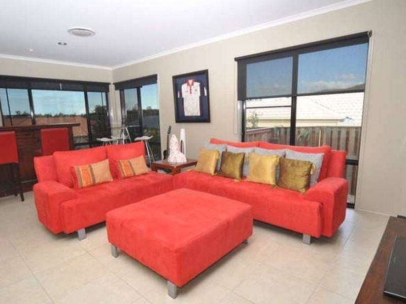 27 Treeline Circuit, Upper Coomera QLD 4209