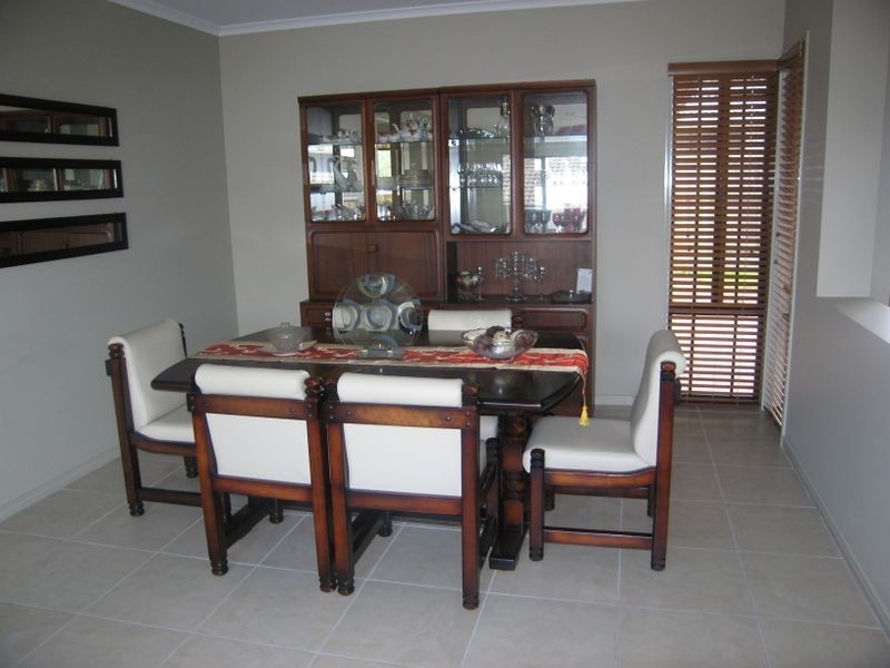 27 Treeline Circuit, Upper Coomera QLD 4209