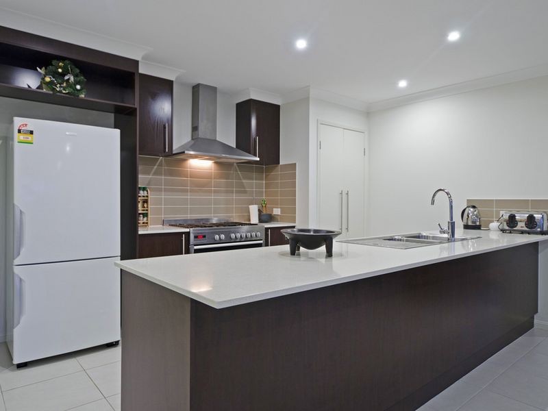 11 Seawind Road, Coomera Waters QLD 4209