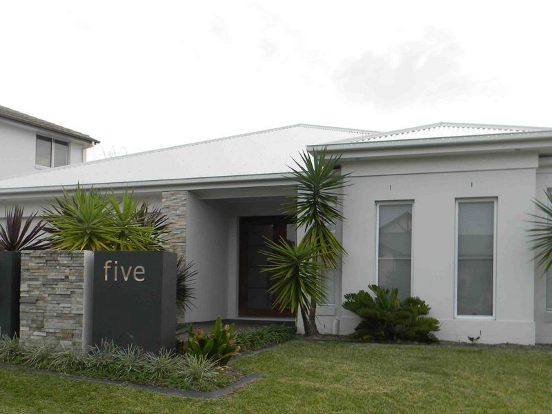 5 Heatherdale Drive, Upper Coomera QLD 4209