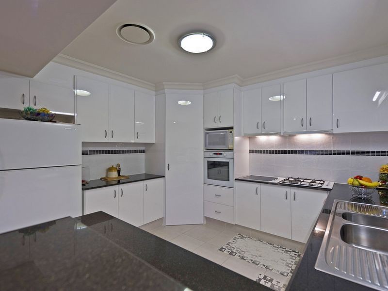 27 Southaven Drive, Helensvale QLD 4212