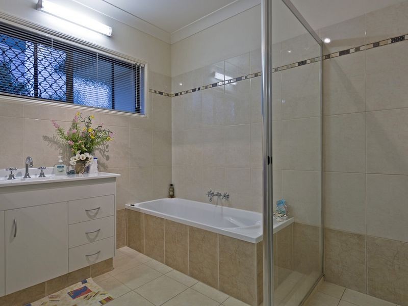 27 Southaven Drive, Helensvale QLD 4212