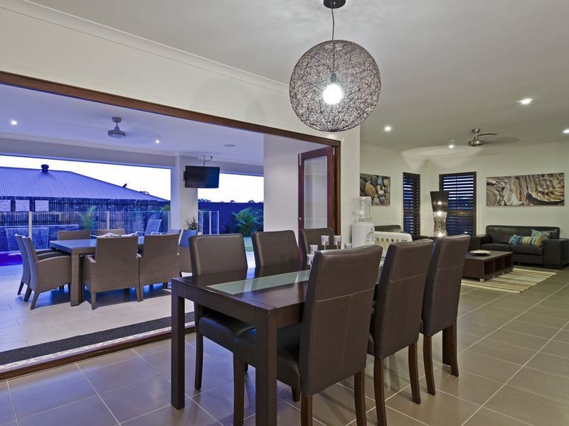 18 Greenview Drive, Upper Coomera QLD 4209