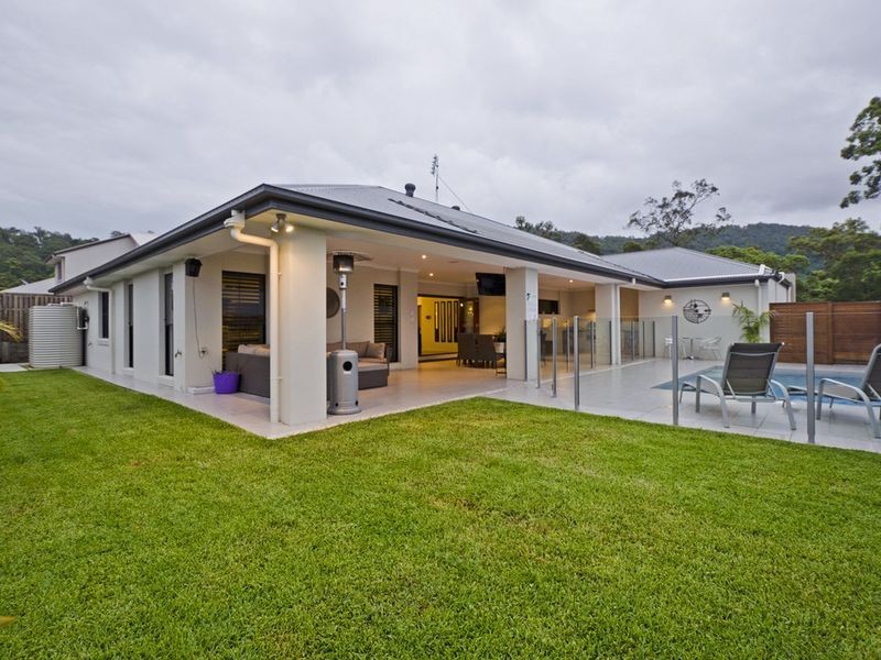 18 Greenview Drive, Upper Coomera QLD 4209
