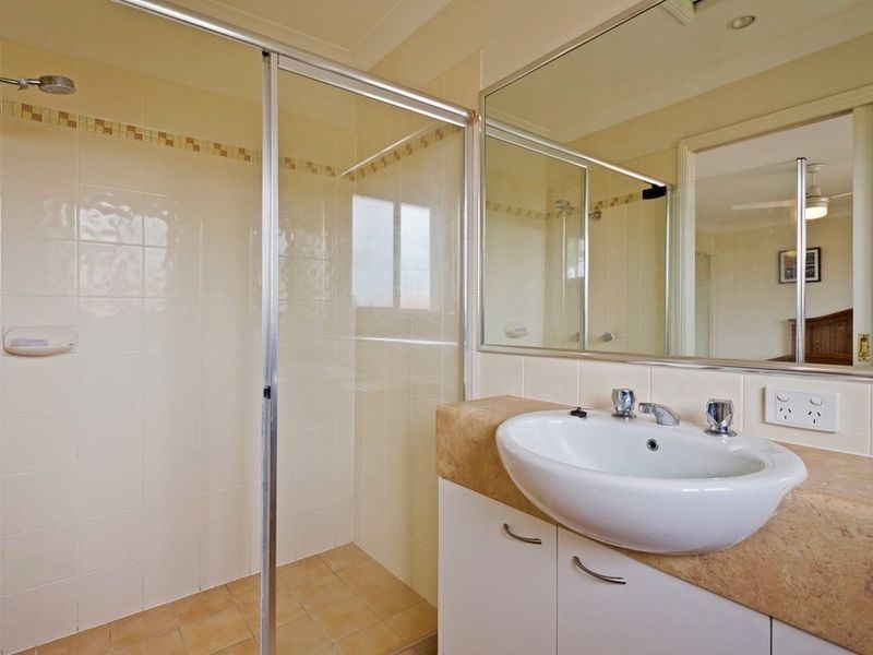 13/2 Bos Drive, Coomera QLD 4209