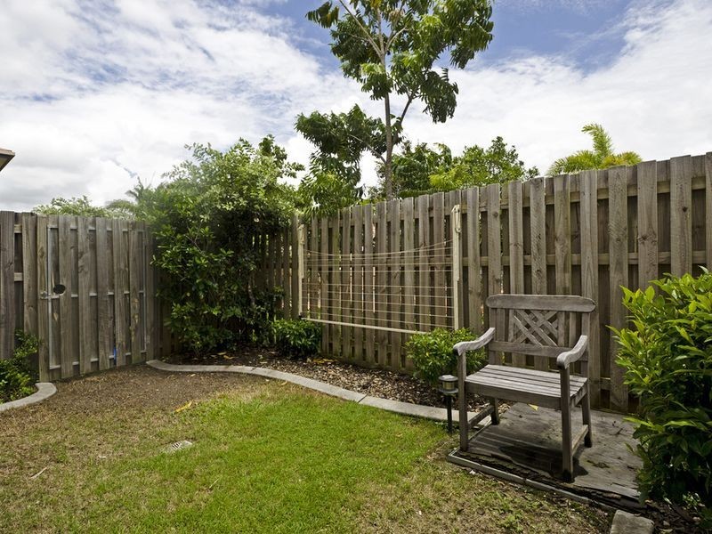 13/2 Bos Drive, Coomera QLD 4209