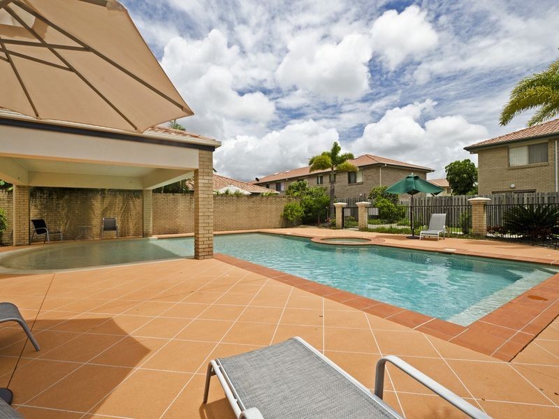 13/2 Bos Drive, Coomera QLD 4209