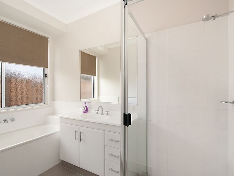 11 Treecreeper Crescent, Upper Coomera QLD 4209