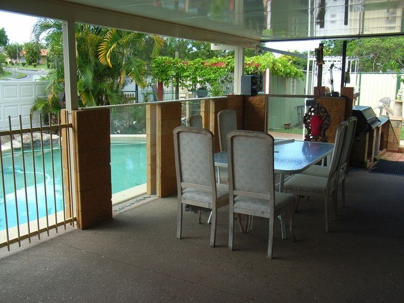 4 Gosford Court, Helensvale QLD 4212