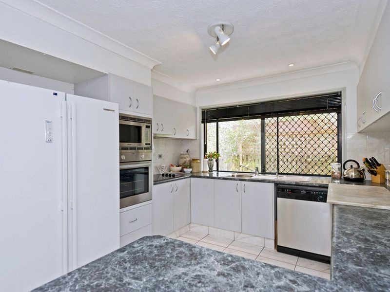5 Emerson Way, Oxenford QLD 4210