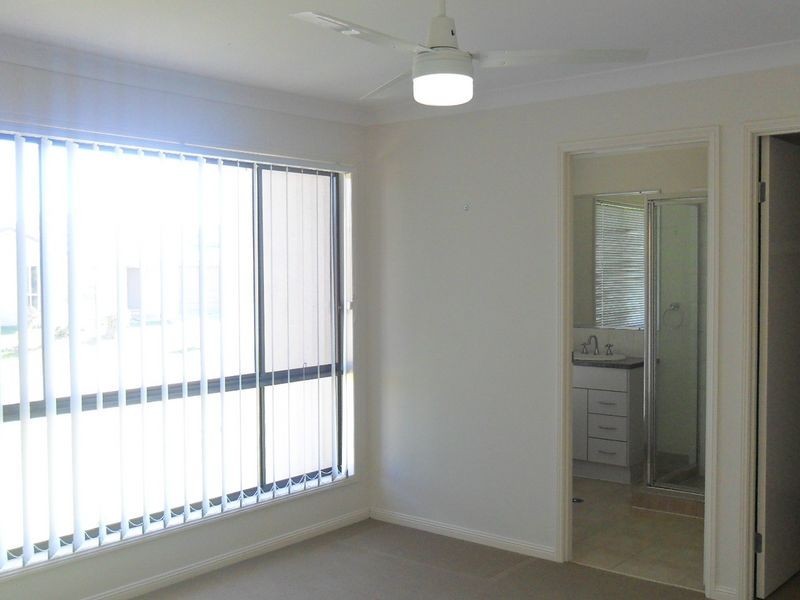 9 Cranberrie Crescent, Pimpama QLD 4209