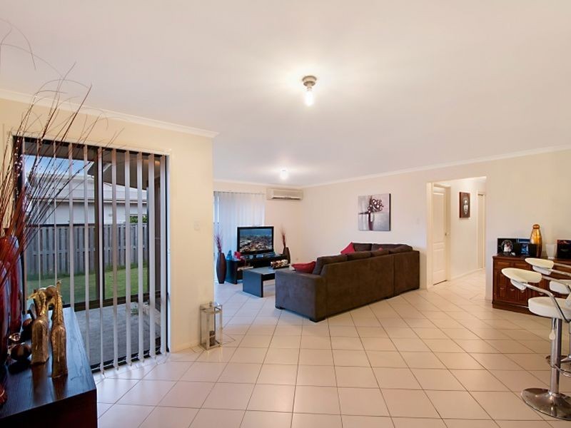 8 Ansett Way, Upper Coomera QLD 4209