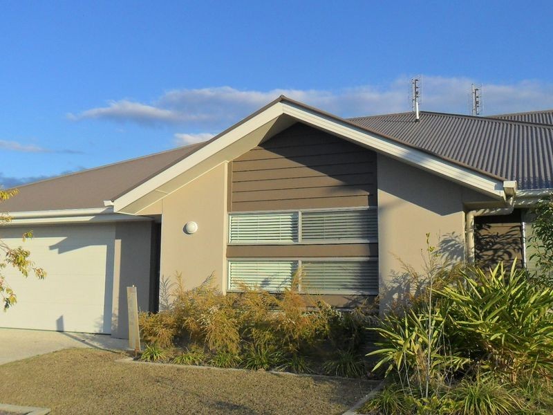 2/22 Filbert Street, Upper Coomera QLD 4209