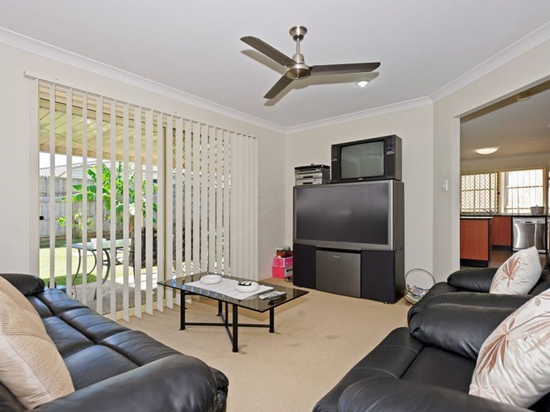 16 Cranberrie Crescent, Pimpama QLD 4209