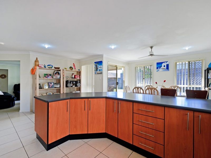 16 Cranberrie Crescent, Pimpama QLD 4209