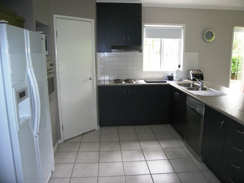 33 Shane Road, Willow Vale QLD 4209