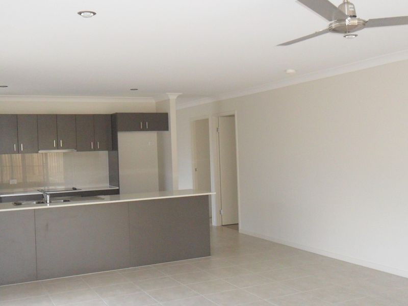 11 Morning Sun Ct, Maudsland QLD 4210