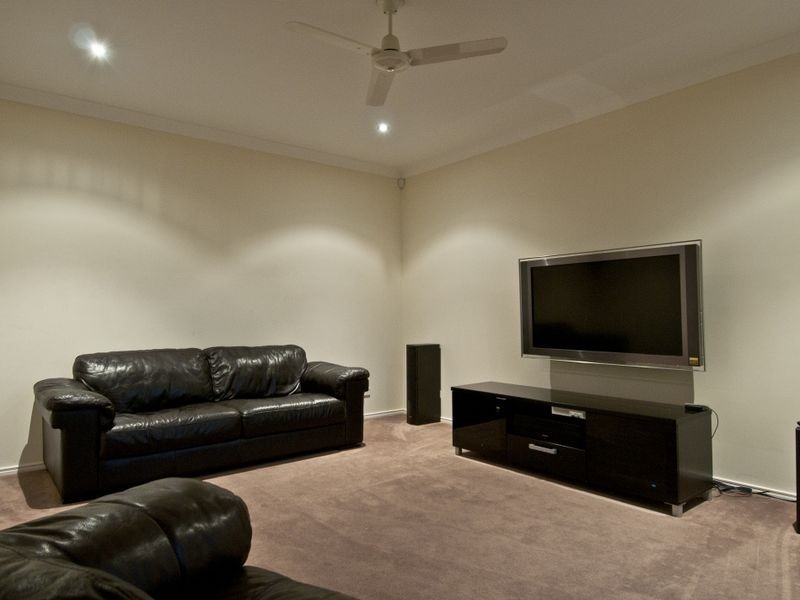 6 Katinka Circuit, Coomera Waters QLD 4209