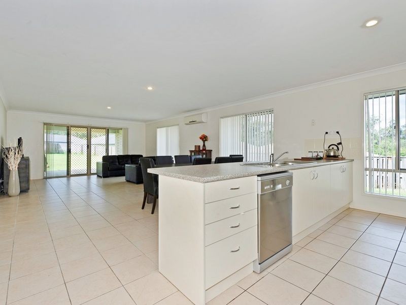 16 Habitat Way, Pimpama QLD 4209