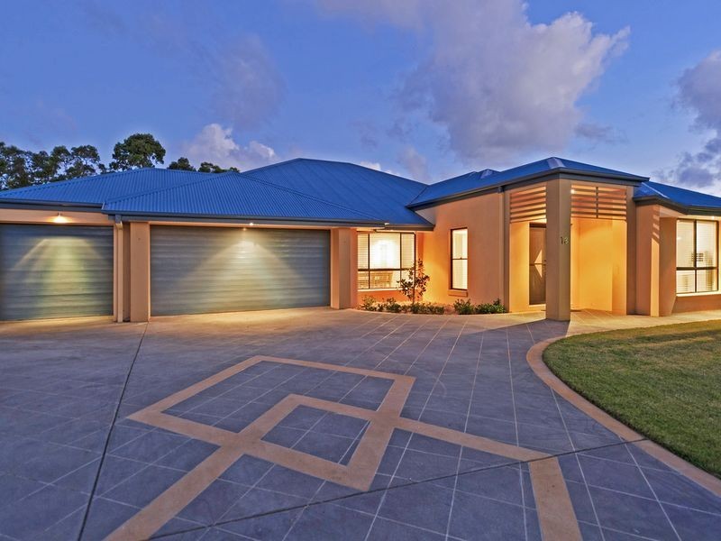 13 Rainbow Circuit, Coomera Waters QLD 4209