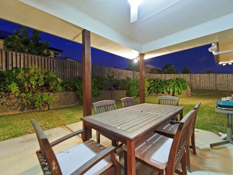 5 Berrimilla Lane, Coomera Waters QLD 4209