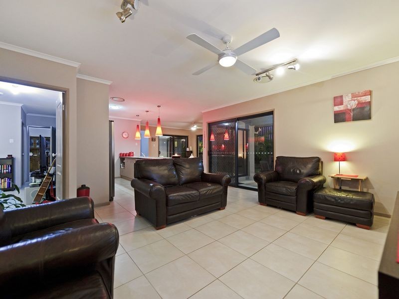 5 Berrimilla Lane, Coomera Waters QLD 4209