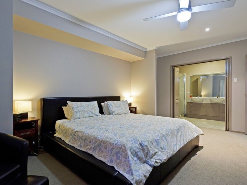 5 Berrimilla Lane, Coomera Waters QLD 4209