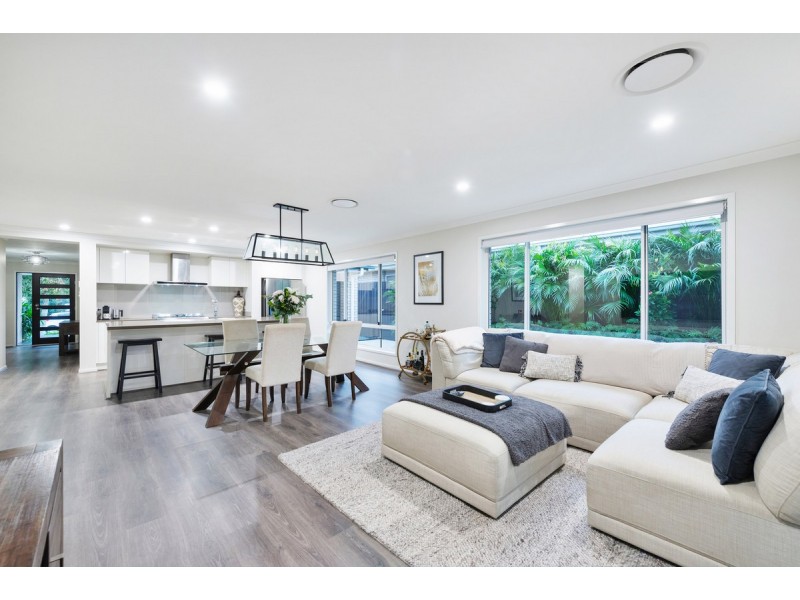8 Saltwater Street, Pimpama QLD 4209