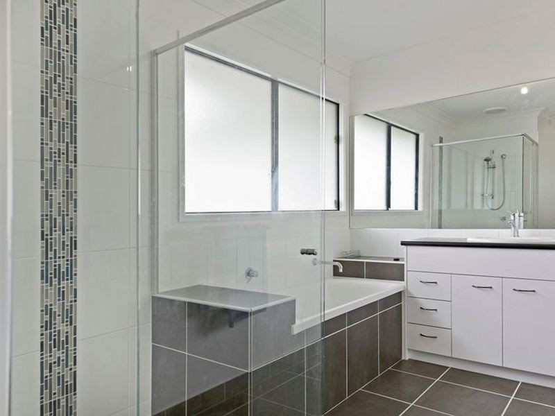 4 Greenview Drive, Upper Coomera QLD 4209