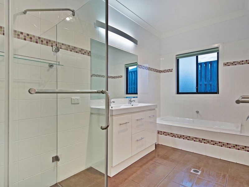 8 Infinity Court, Coomera Waters QLD 4209