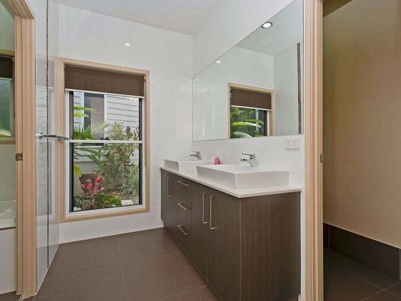 10 Katinka Circuit, Coomera Waters QLD 4209