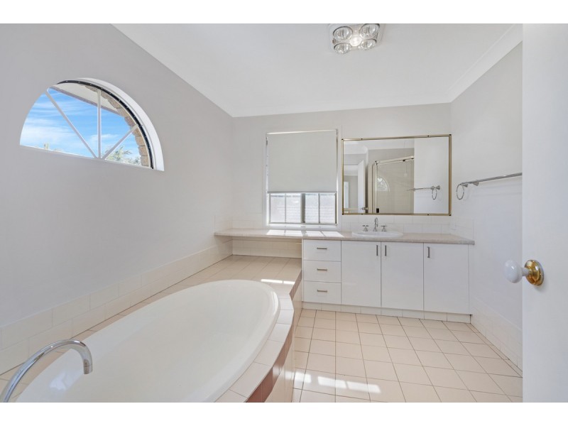 19 Tullamarine Drive, Robina QLD 4226